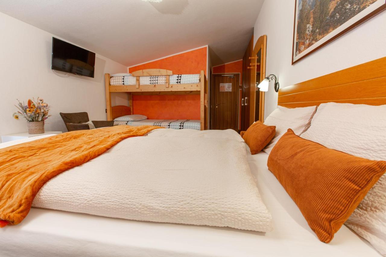 Hotel Biancospino Lanzada Exterior photo